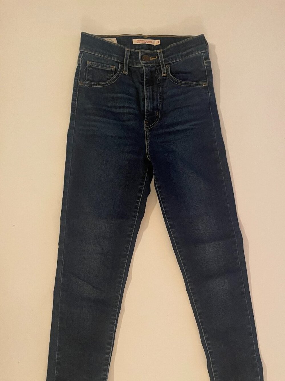 Aritzia Levi's skinny
